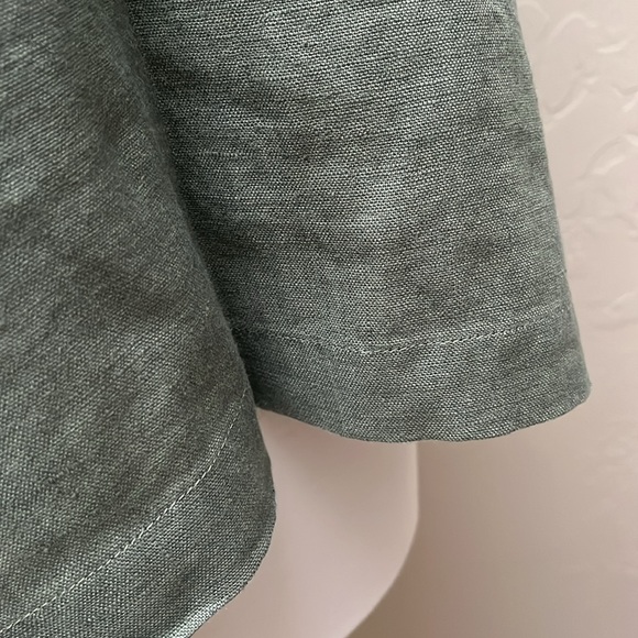 notPERFECTLINEN January Top in Forest Green Linen, S/M - Picture 5 of 9